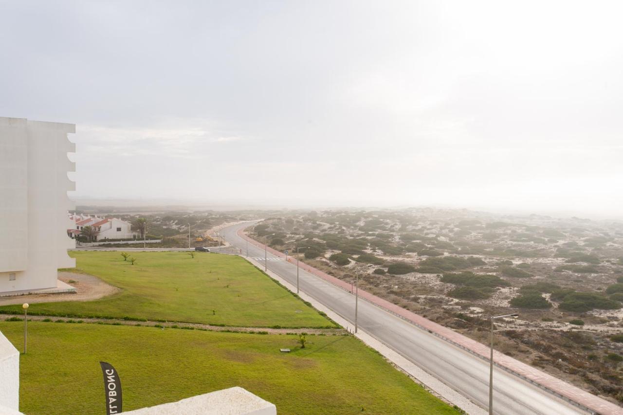 Maresia - Beachfront Peniche Apartment Экстерьер фото